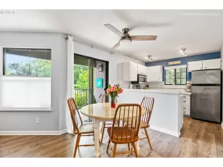 Photo #6: 20692243 Listing