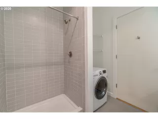 Photo #5: 20692279 Listing