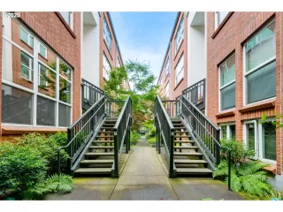 Photo #2: 20692780 Listing