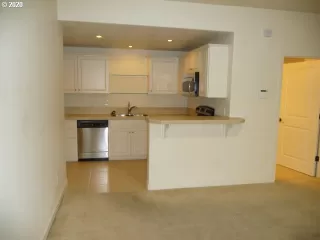 Photo #4: 20693087 Listing 