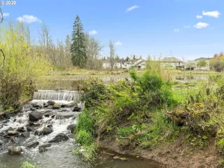 Photo #5: 20694032 Listing