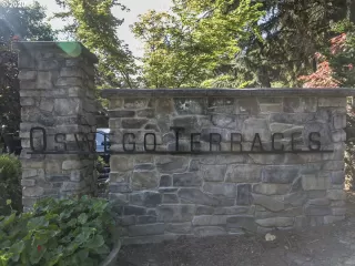 Photo #1: 20694159 Listing