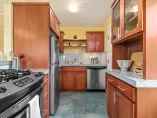 Photo #4: 20694698 Listing