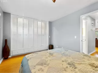 Photo #5: 20694739 Listing