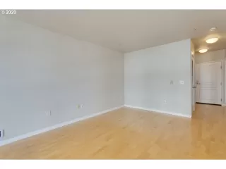 Photo #2: 20694903 Listing