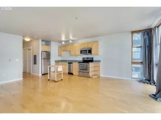 Photo #3: 20694903 Listing