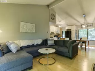 Photo #5: 20695587 Listing 