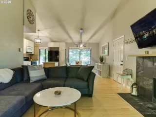 Photo #6: 20695587 Listing 