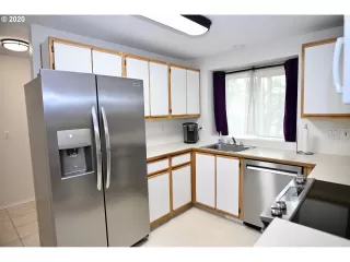 Photo #6: 20695867 Listing