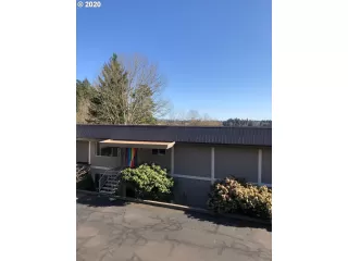 Photo #4: 20695963 Listing