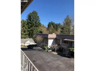 Photo #5: 20695963 Listing