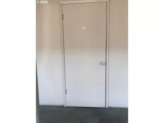 Photo #6: 20695963 Listing