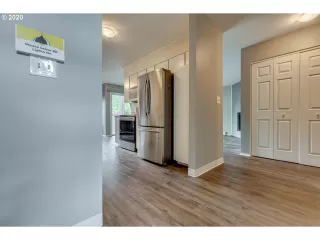 Photo #1: 20696182 Listing