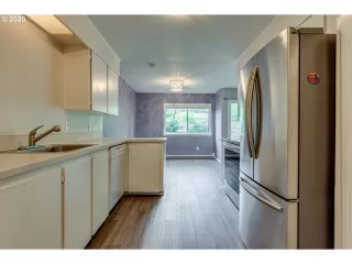 Photo #2: 20696182 Listing
