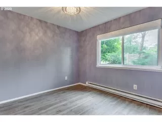 Photo #5: 20696182 Listing