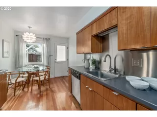 Photo #6: 20696205 Listing 