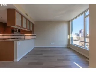 Photo #4: 20696308 Listing