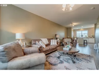 Photo #4: 20696375 Listing