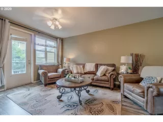 Photo #5: 20696375 Listing