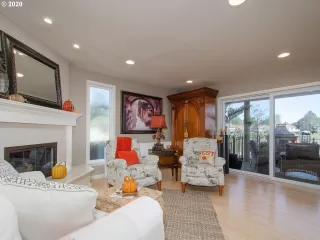 Photo #6: 20696501 Listing