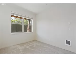 Photo #5: 20696613 Listing 