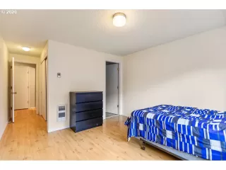 Photo #4: 20696819 Listing