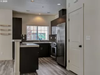 Photo #4: 20697411 Listing 