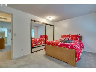 Photo #5: 20697434 Listing