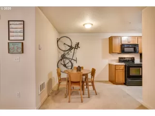 Photo #3: 20697929 Listing