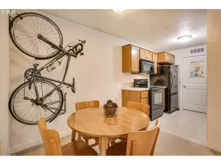 Photo #4: 20697929 Listing