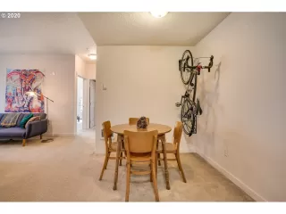 Photo #5: 20697929 Listing