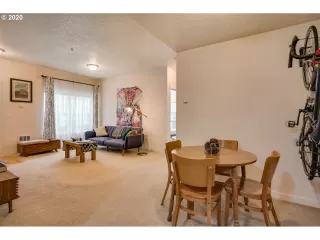 Photo #6: 20697929 Listing