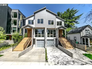 More Details about MLS # 20698104 : 1321 SE LAMBERT ST