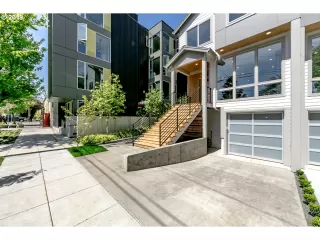 Photo #2: 20698104 Listing