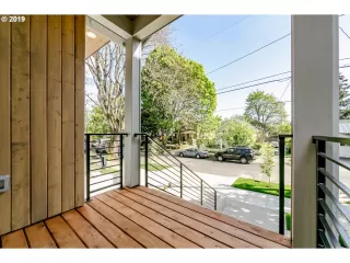 Photo #3: 20698104 Listing