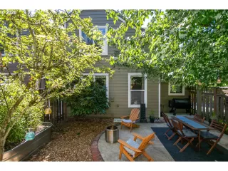 Photo #2: 20698167 Listing