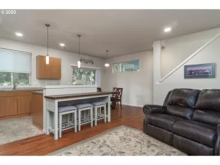 Photo #6: 20698232 Listing 