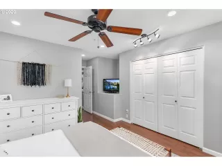Photo #4: 20698310 Listing