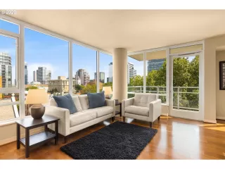 Photo #3: 20698397 Listing