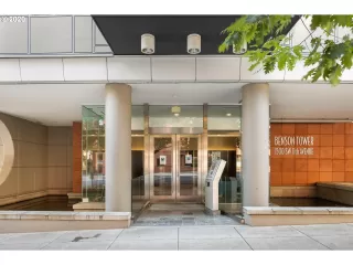 Photo #4: 20698397 Listing