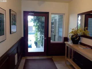 Photo #4: 20698783 Listing