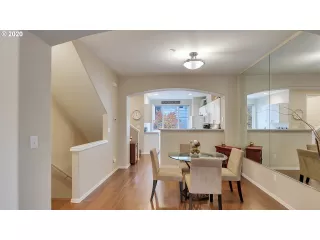 Photo #6: 20698816 Listing