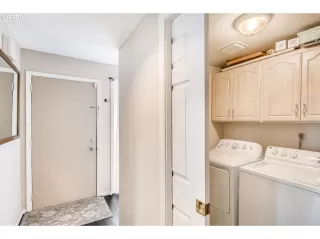 Photo #6: 20699275 Listing