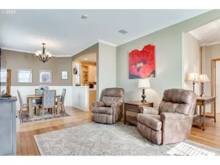 Photo #4: 20699325 Listing