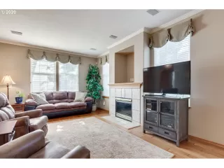 Photo #6: 20699325 Listing