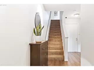 Photo #2: 20699387 Listing