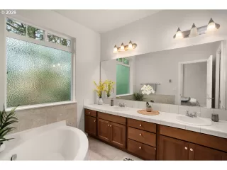 Photo #5: 207436130 Listing 