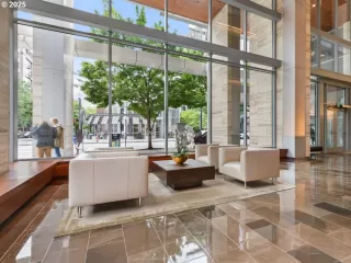 Photo #3: 208375362 Listing