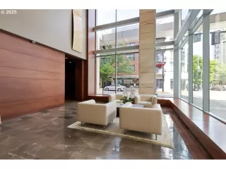 Photo #4: 208375362 Listing