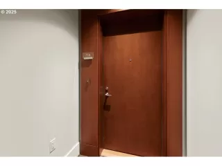 Photo #5: 208375362 Listing